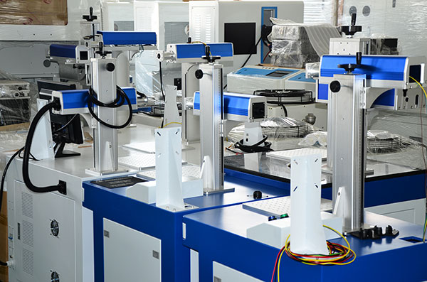 【鐳康激光】激光打標(biāo)機(jī)中高端產(chǎn)品紫外激光打標(biāo)機(jī)詳細(xì)介紹。